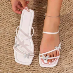 Sandalia blanca con mariposas 