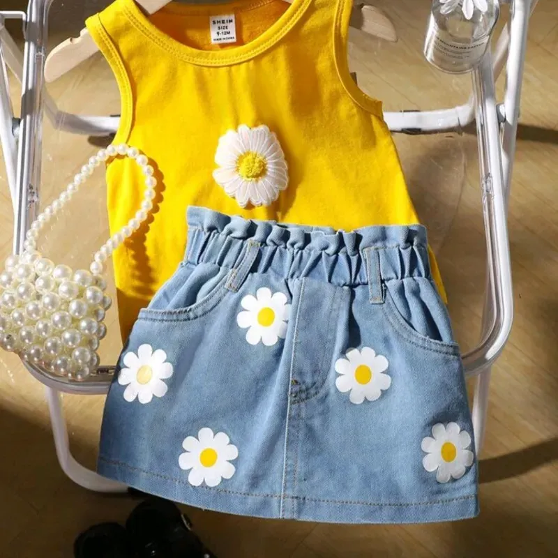 Set d dos piezas top amarilloa y falda vaquera