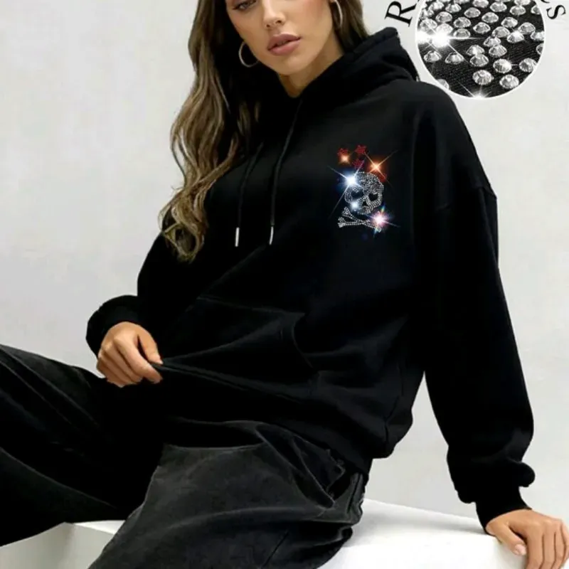 Sudadera con capucha y pedreria 
