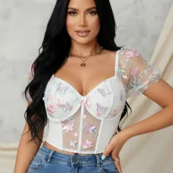🤍 Top con mariposas 3d — Blanco