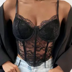 Top negro de encaje 