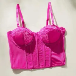 Top rosado con encajes
