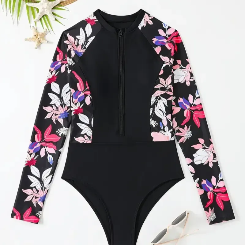 Trusa negra de mangas largas con estampado floral