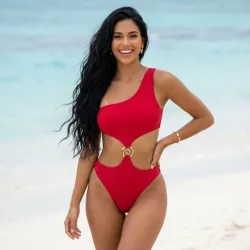 Trusa roja con adornos dorado
