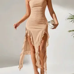 🤎 Vestido con doble abertura y volantes — Beige