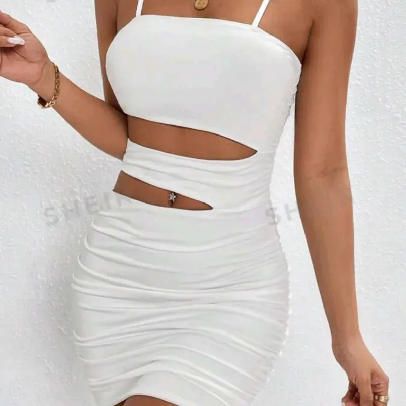 🤍 Vestido con abertura — Blanco