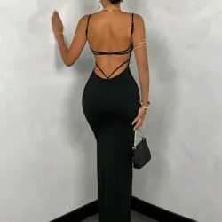 🖤 Vestido con escote trasero — Negro