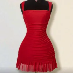 ❤️ Vestido con vuelo bajo — Rojo