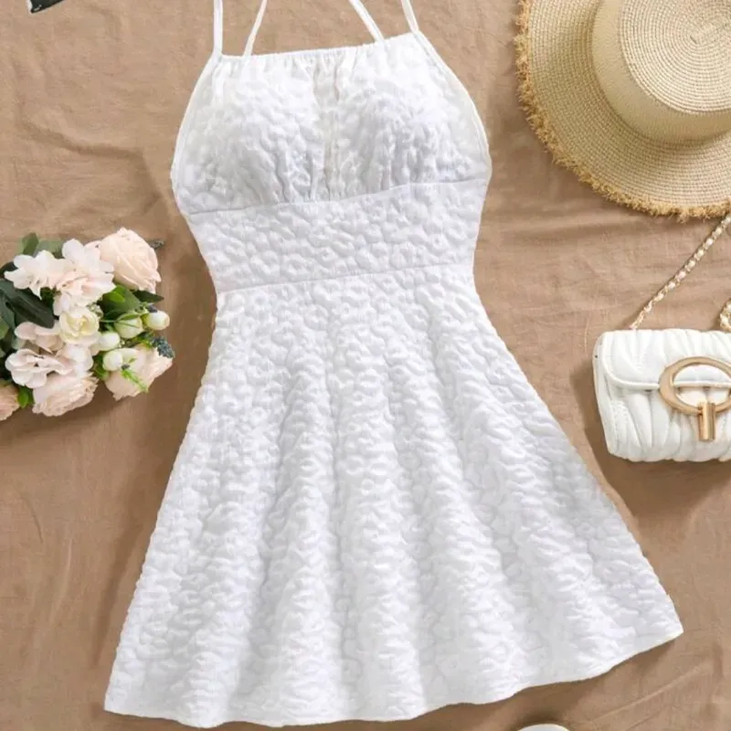 🤍Vestido corto con cruzetas en la espalda