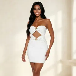 🤍 Vestido corto con detalles dorados — Blanco