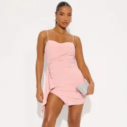 🩷 Vestido corto con glitter — Rosado