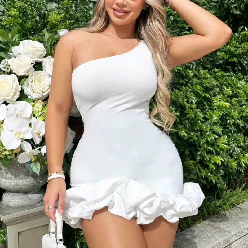🤍 Vestido corto un hombro vuelo bajo — Blanco