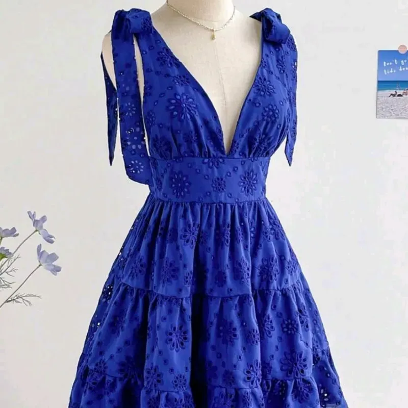 💙 Vestido de tela bordada — Azul Rey