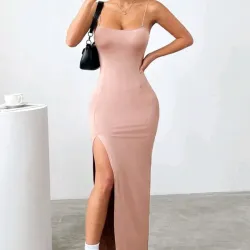Vestido largo color palo rosa con abertura en la pierna 
