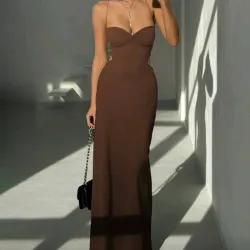 🤎 Vestido largo con escote en la espalda — Carmelita