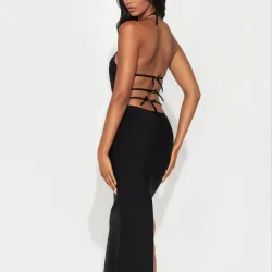 🖤 Vestido largo con escote en la espalda 