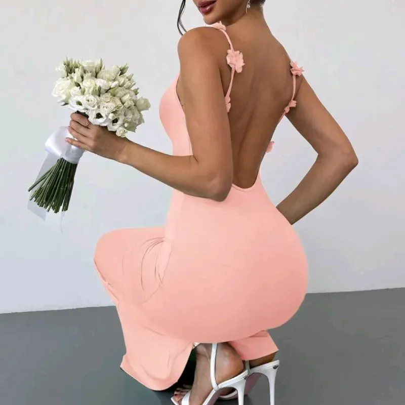 🩷 Vestido largo de escote en la espalda y flores 3D — Rosado