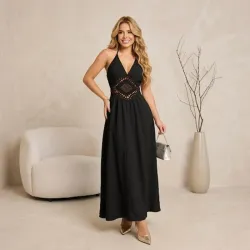 Vestido largo negro acampanado