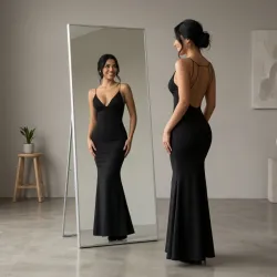 Vestido negro escote en la  espalda