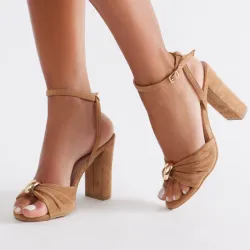 🤎 Zapatos de tacón — Beige