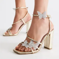 💛 Zapatos de tacón con mariposas — Dorado