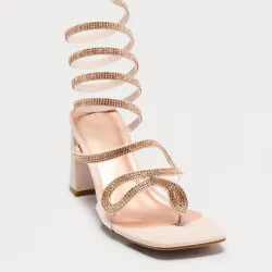 🤎 Zapatos de tacón con pedrería — Beige