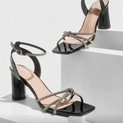 🖤 Zapatos de tacón con pedrería — Negro