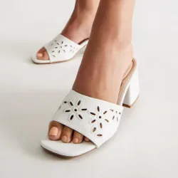 🤍 Zapatos de tacón cuadrado — Blanco