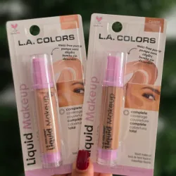 Corrector de ojeras piel morena