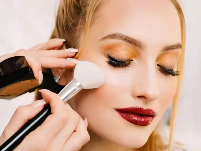 CURSOS Y TALLERES DE BELLEZA
