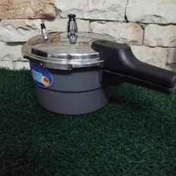 Olla de presión de 6lt Negra