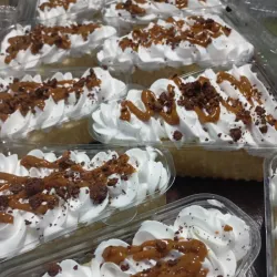 Charola 3 leches y nata( dulce de leche)