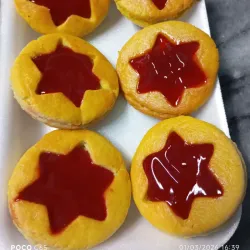 Pastel con jalea de frutas