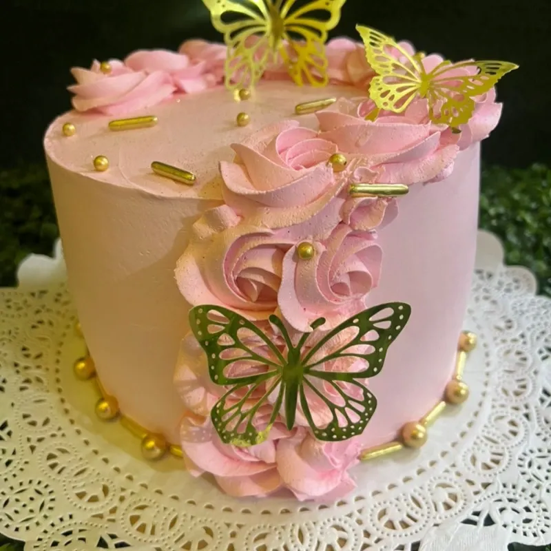 Cake de masa de vainilla humedecido en 3 leches (3 masas, 2 rellenos)