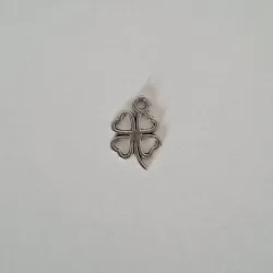 Trébol de Corazones Charm