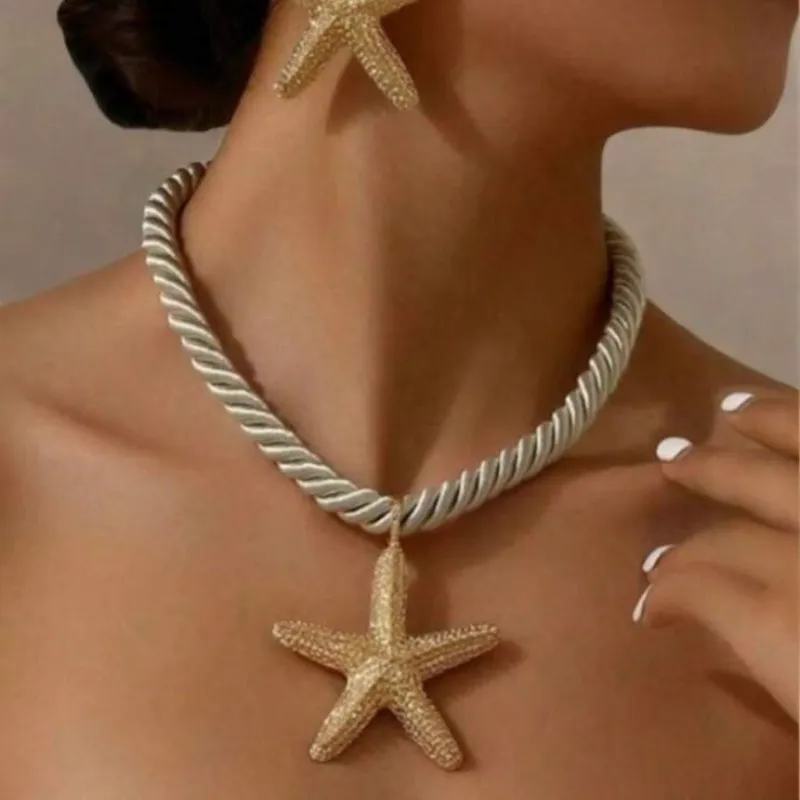 Collar y aretes 