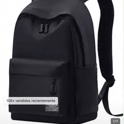 Mochila negra mediana