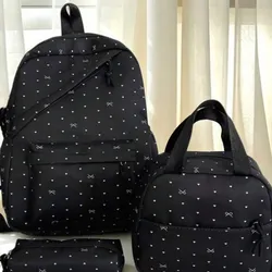 Set de mochila negra con puntos