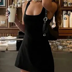 Vestido corto negro
