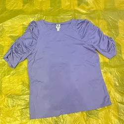 Blusa con diseño de mangas 