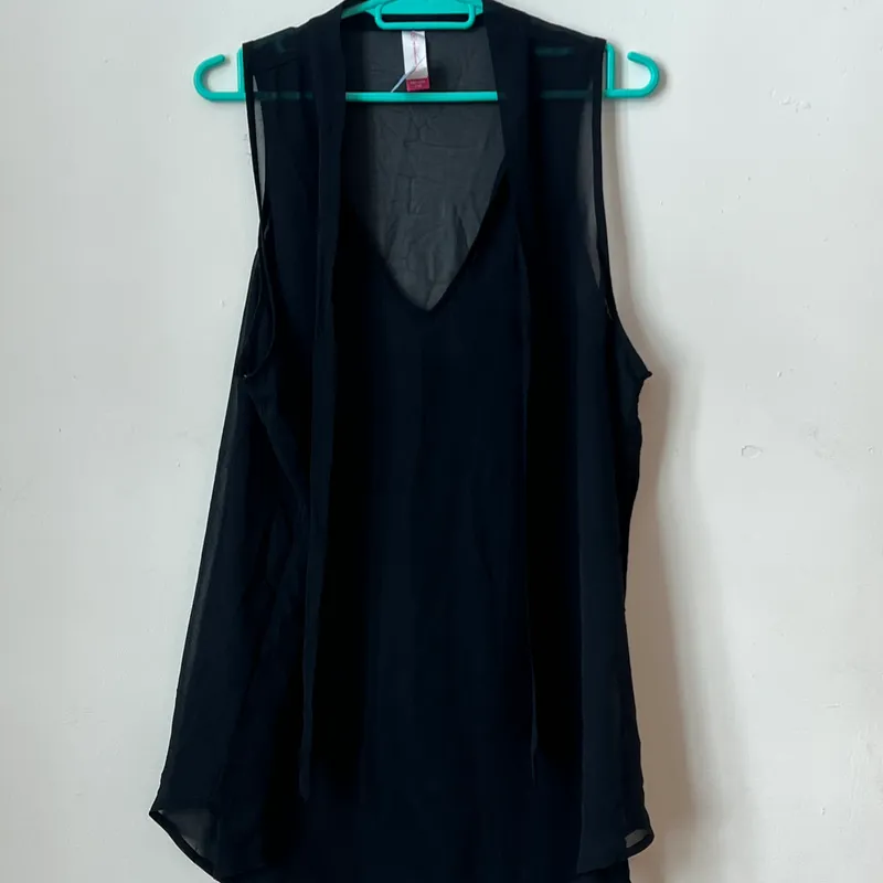 Blusa negra para playa 