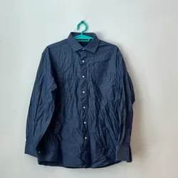 Camisa azul oscuro 