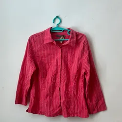 Camisa roja de listas 