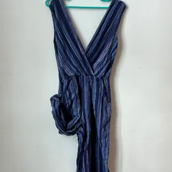 Mono de listas azul y violeta 
