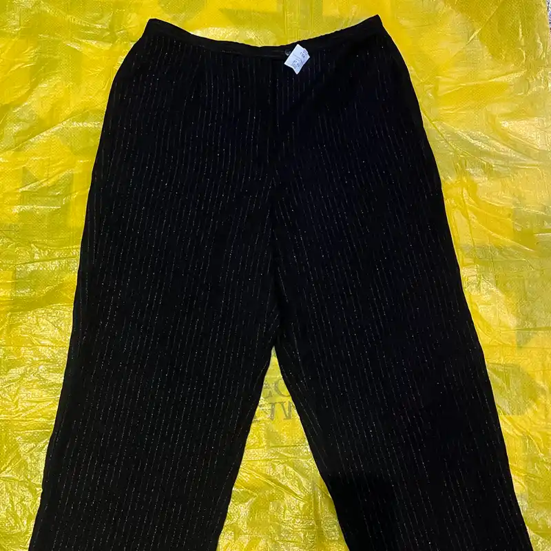 Mono negro de brillo