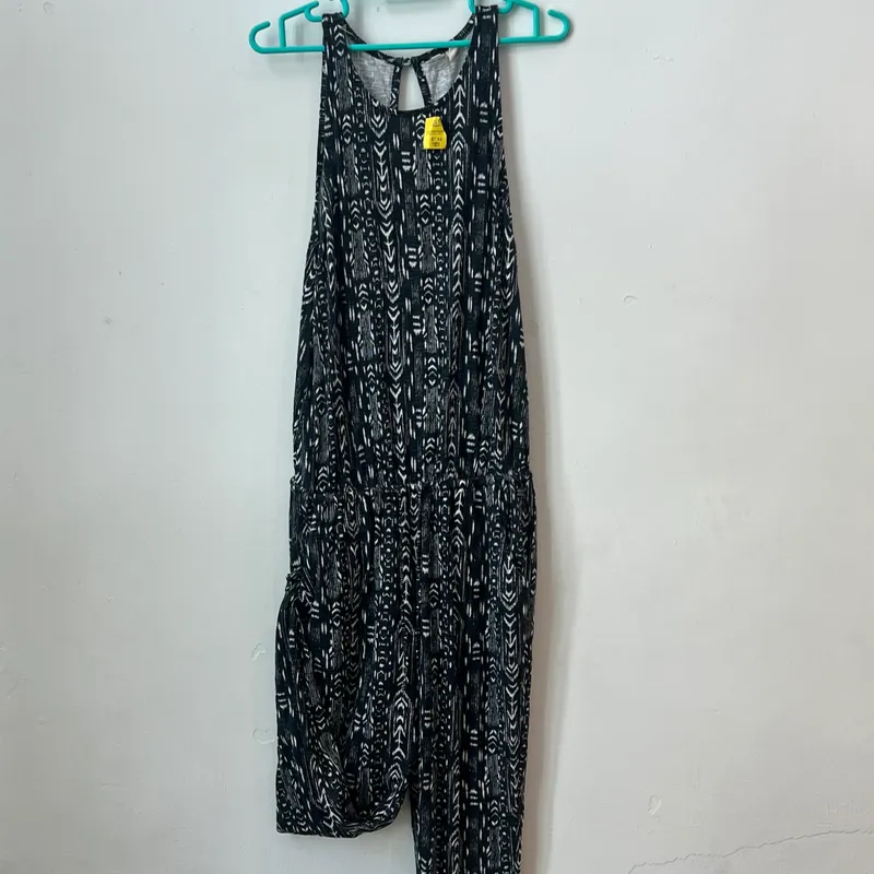 Mono negro y blanco 