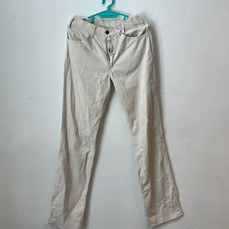 Pantalón de corduroy beige