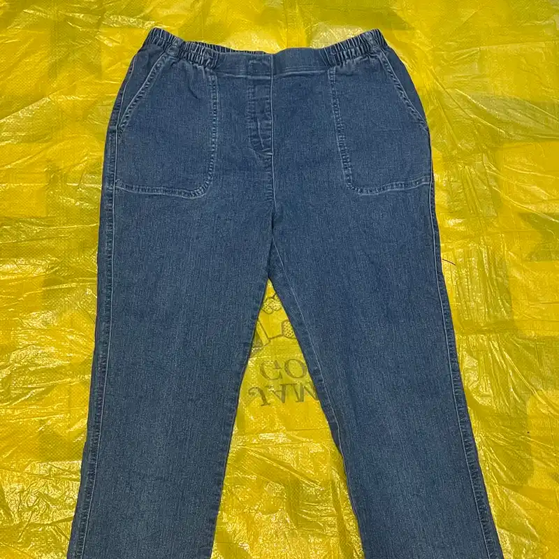 Pantalón de mezclilla 