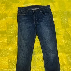 Pantalón de mezclilla 