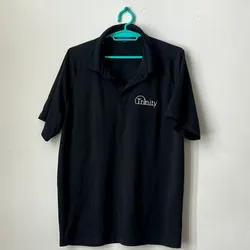 Pulover negro de cuello 